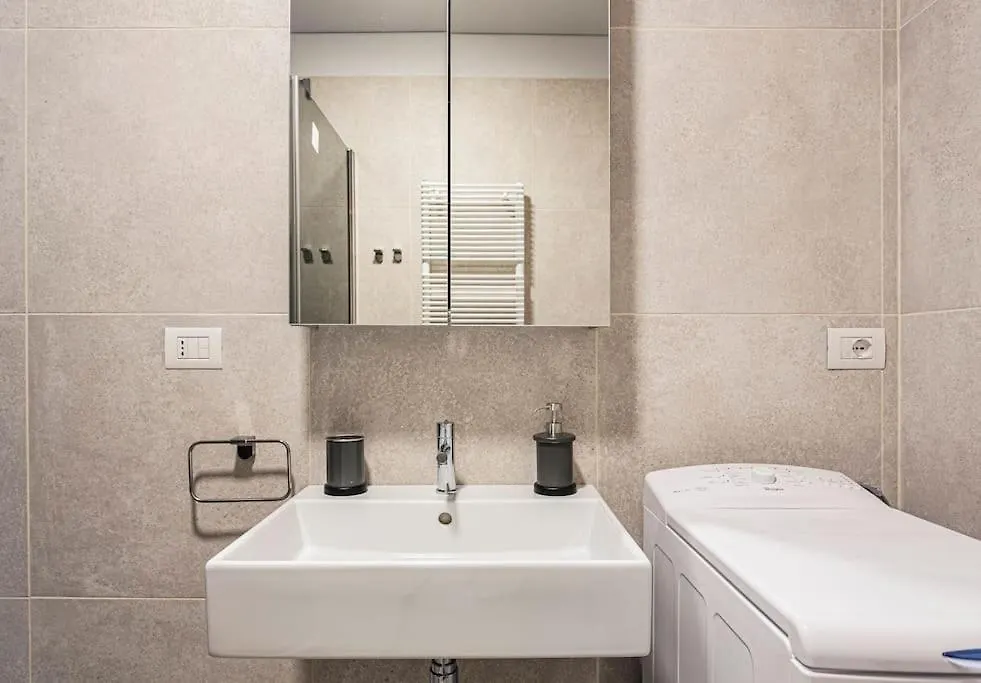 Unique Studio In The Heart Of Milano 0*,
